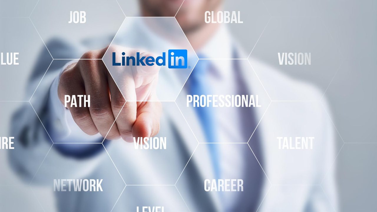 7 LinkedIn AI Tools to Boost Outreach and Engagement in 2026