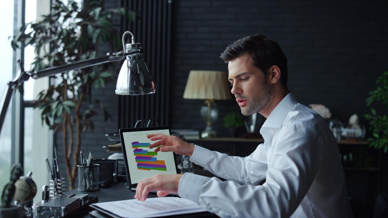 How to Become a Market Research Analyst - A Step-by-Step Guide