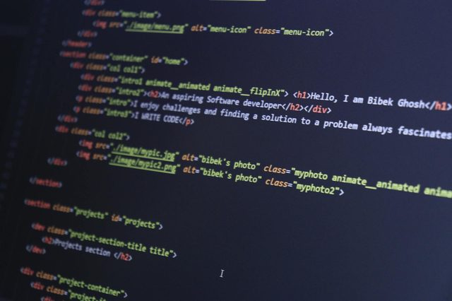 How to Create Links in HTML – Tutorial with Examples (2026)