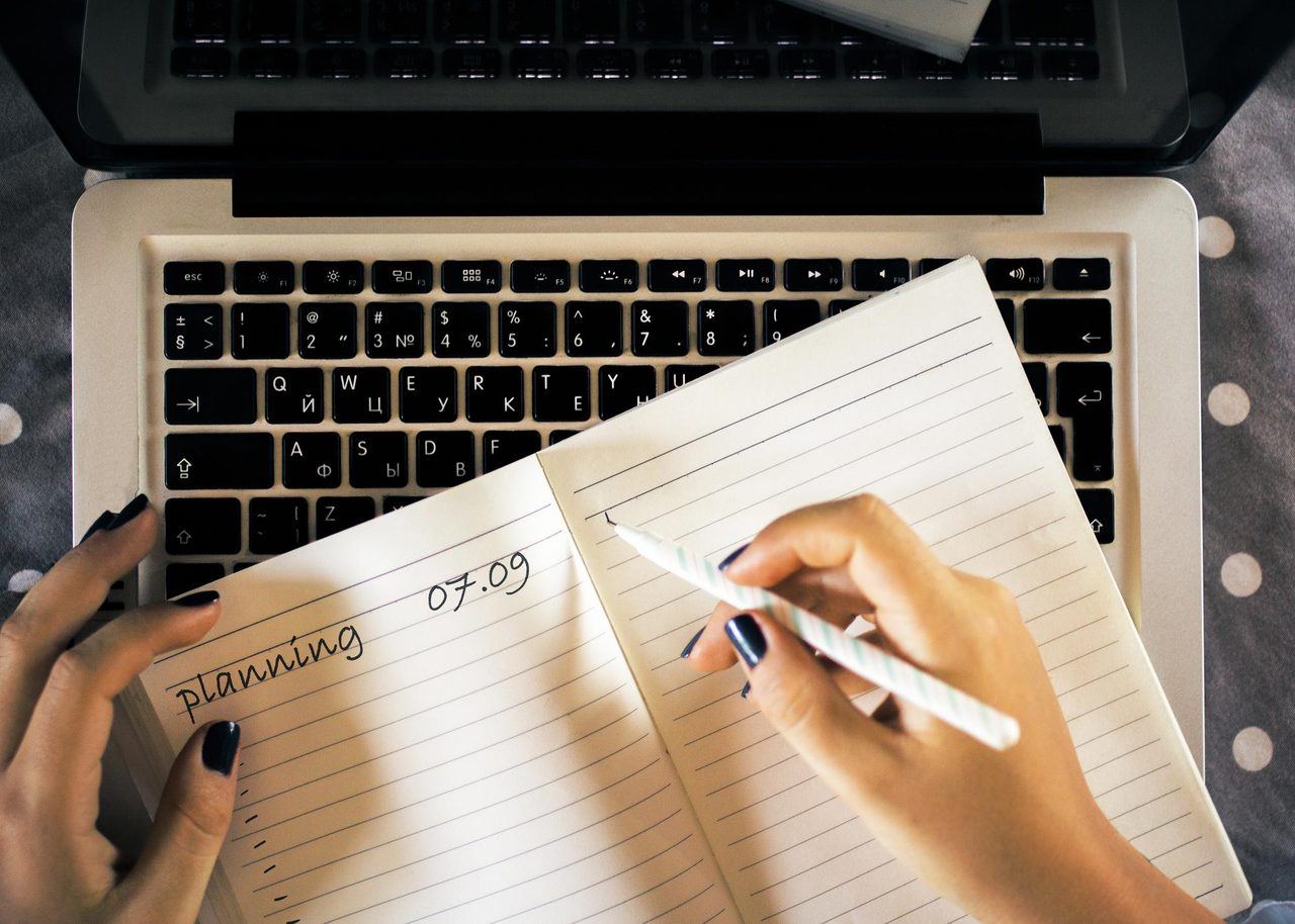 How to Write Effective AI Prompts - The Ultimate Guide