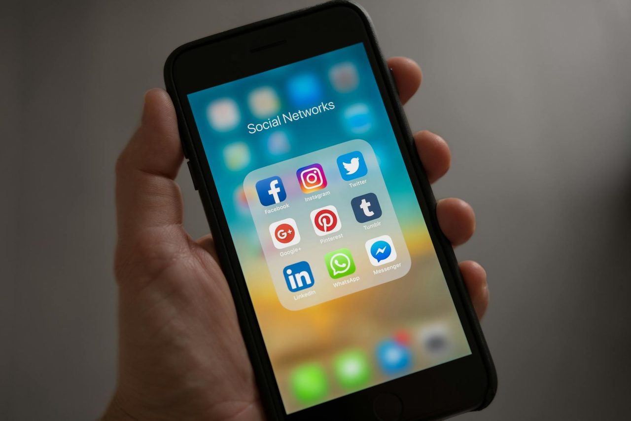 LinkedIn SEO as Your 2026 Growth Hack - 7 Profile Optimization Tips