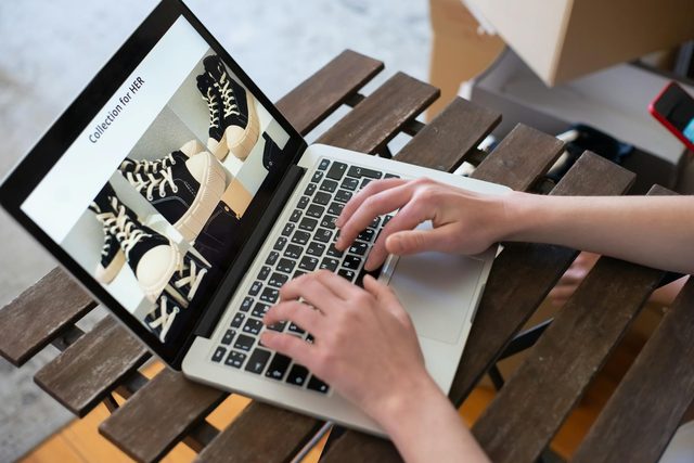 Product Recommendations - How to Personalize and Boost Conversions