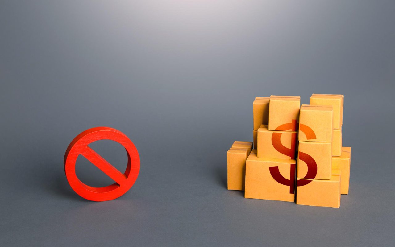 Top 10 Advantages and Disadvantages of E-Commerce in 2026