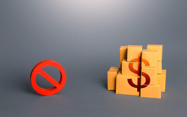 Top 10 Advantages and Disadvantages of E-Commerce in 2026