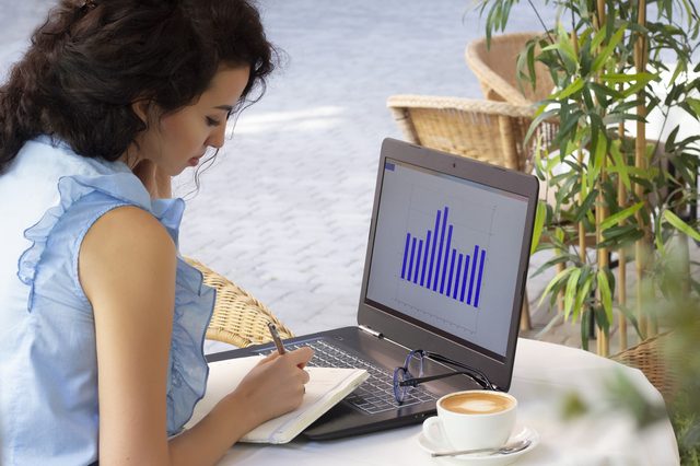What Is Predictive Analytics? A Beginner's Guide to Forecasting and Data-Driven Decisions