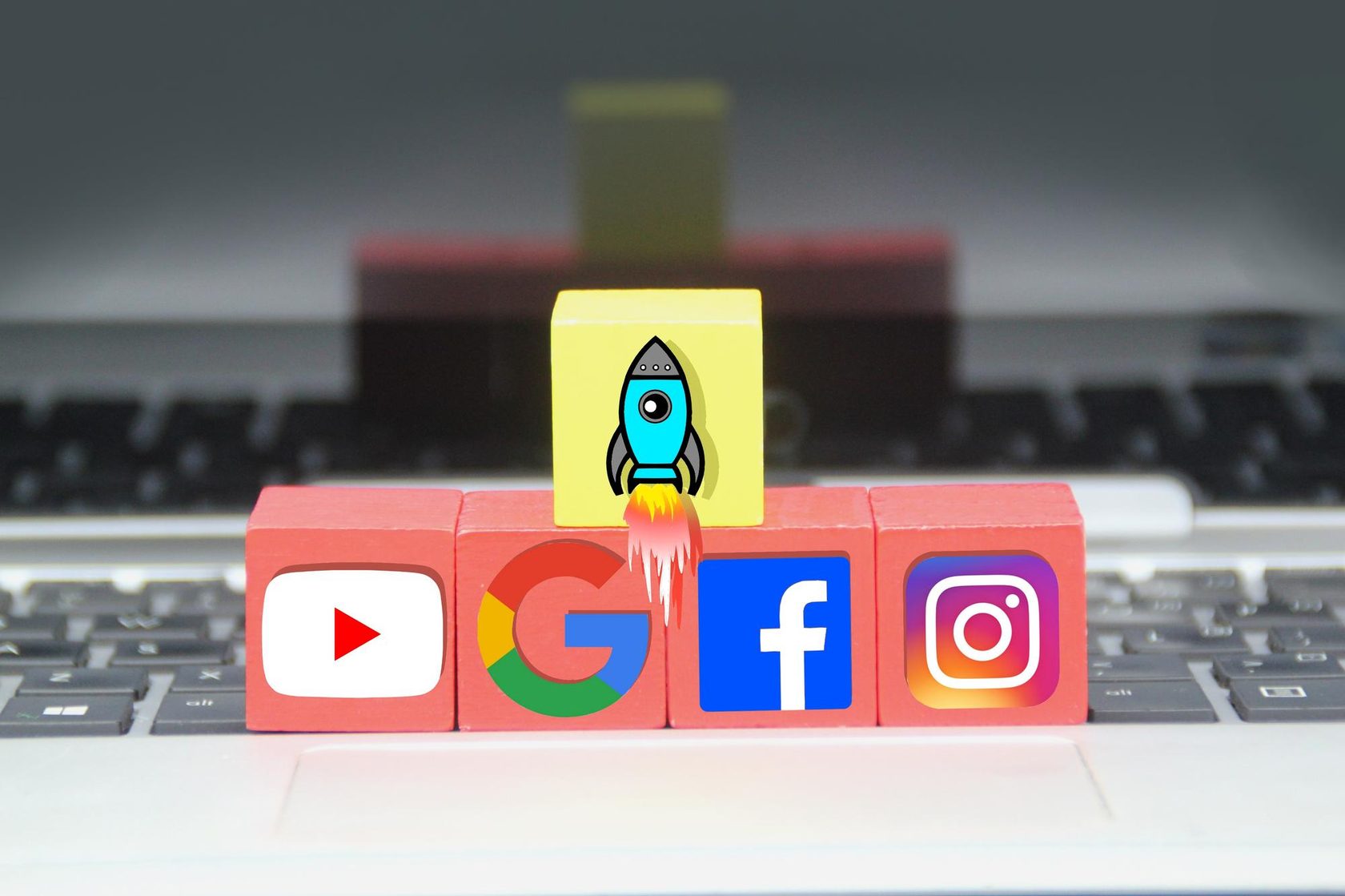 Facebook Ads против Google Ads: что обеспечивает лучшую рентабельность инвестиций? Сравнение, основанное на данных