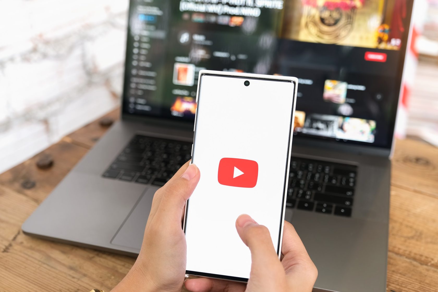 Как создать увлекательные вертикальные объявления для YouTube с помощью Simplified — Полное руководство