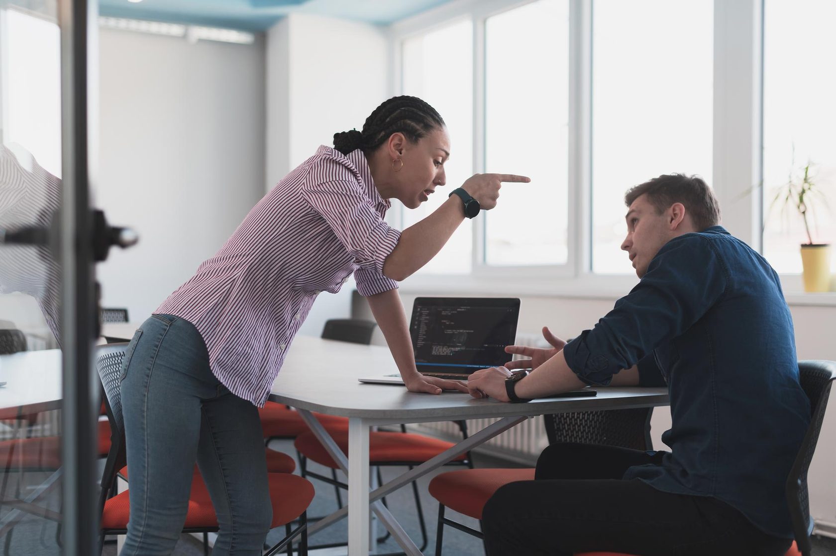 How to Resolve Workplace Disputes Before They Escalate