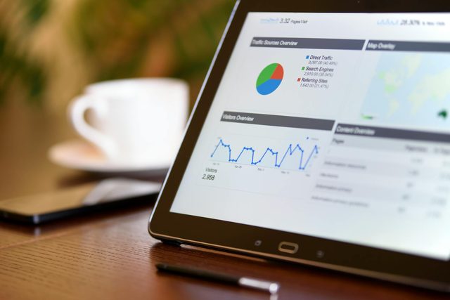 SEMrush против Ahrefs — Подробное сравнение SEO-инструментов в 2026 году