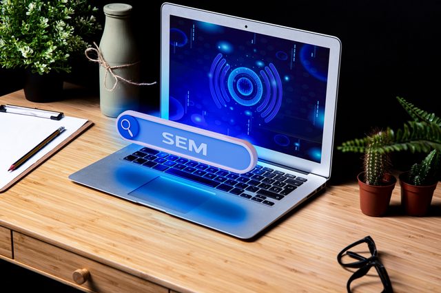 SpyFu vs SEMrush: какой SEO-инструмент лучше выбрать в 2026 году? Подробное сравнение