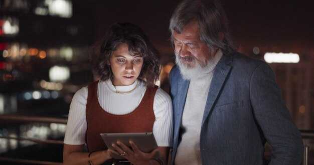 Cross-gen strategy: Integrate SEO, PPC, and content to cover channel preferences