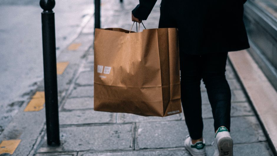Uniqlo's Fast Fashion Strategy - How a Japanese Brand Wins in Retail Uniqlo's Fast Fashion Strategy: How a Japanese Brand Wins in Retail