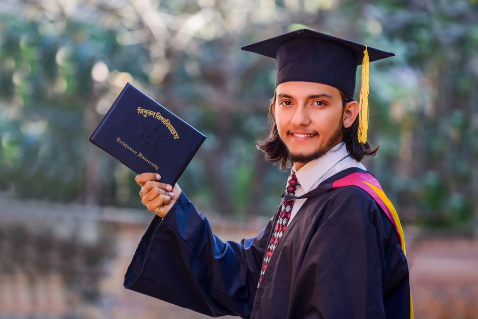 Key Qualifications for Digital Marketing: Degrees, Certifications, and Career Paths