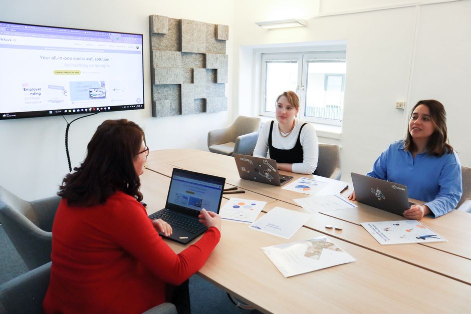 Define Meta Ads Goals, KPIs, and ROI Benchmarks