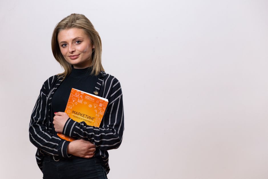 12 Must-Read Affiliate Marketing Books for 2025: Practical Reading for Marketers
