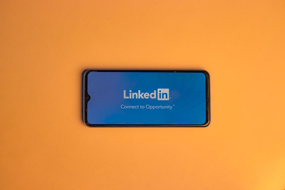 Profile and Content Optimization: AI tips to enhance your LinkedIn profile and posts