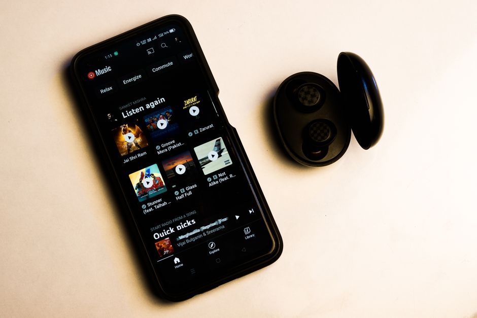 Spotify Case Study - Growth Tactics and Key Learnings for Marketers Spotify Case Study: Growth Tactics and Key Learnings for Marketers