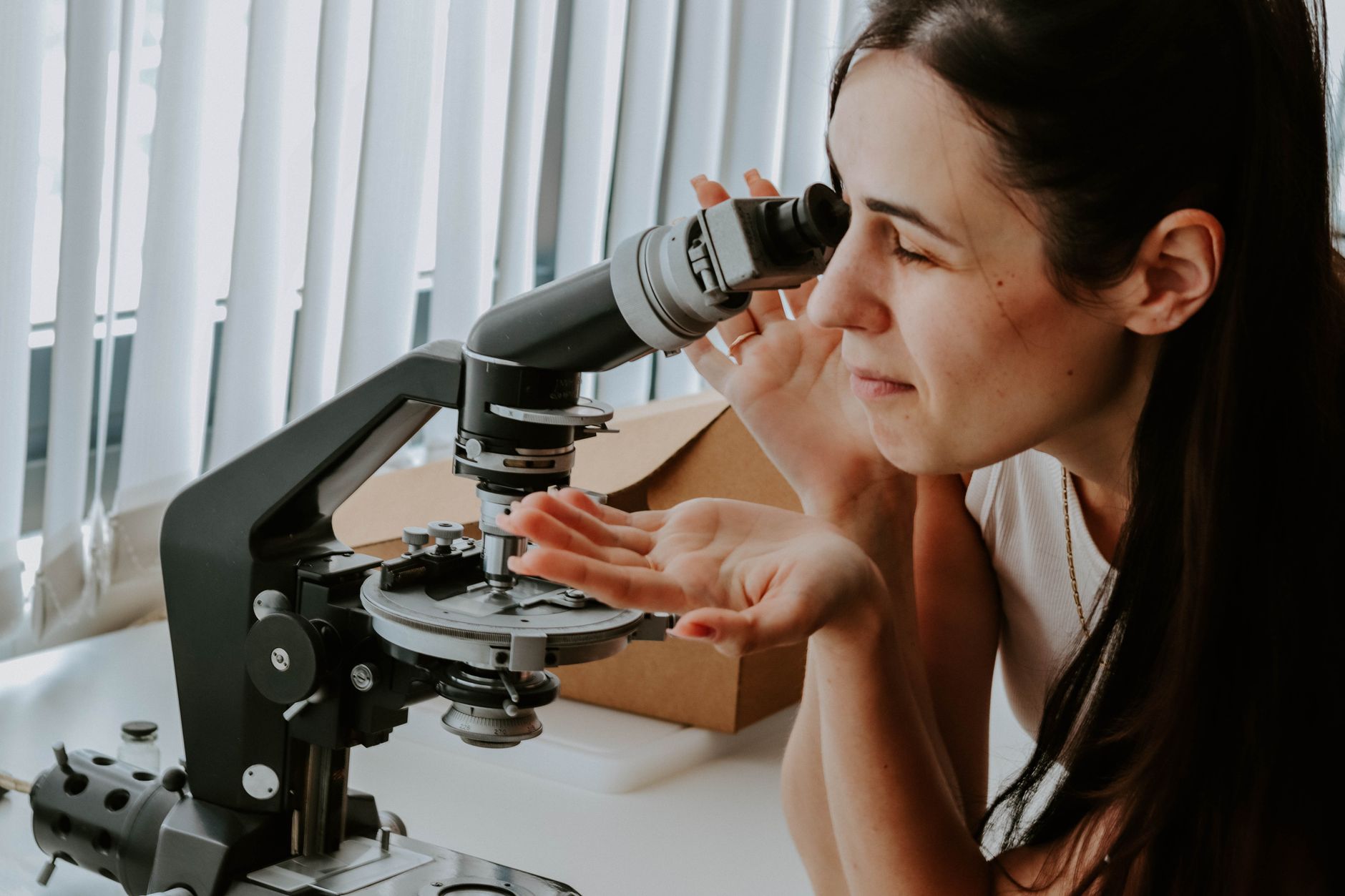 Investigación de Mercado Observacional - Ventajas y Desventajas