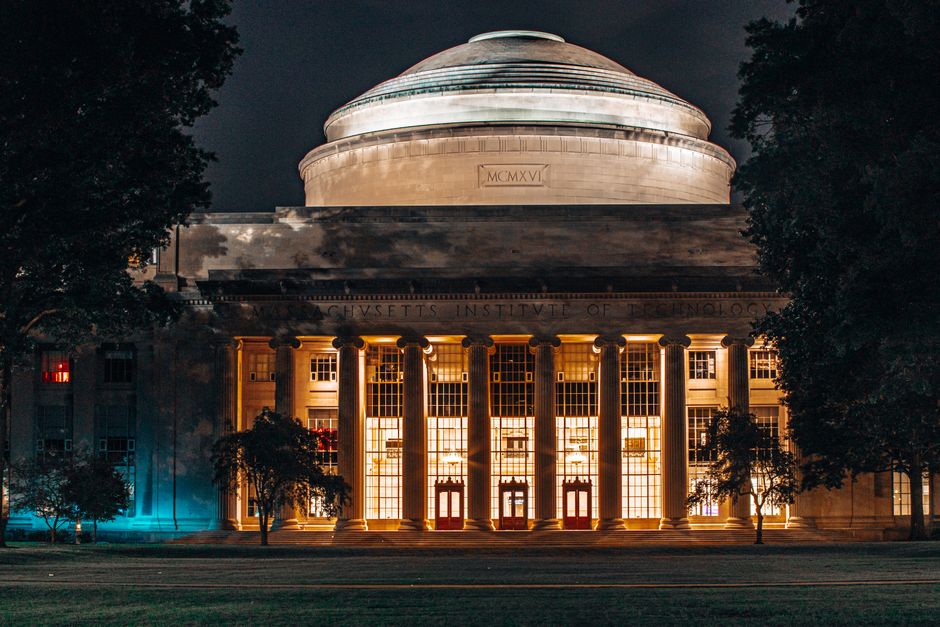 13 Innovative Higher Education Marketing Trends in 2024