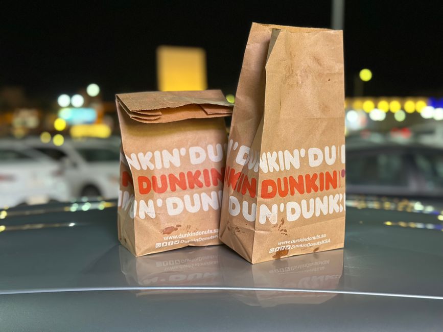 Dunkin Donuts Marketing Strategy - A Deep Dive into Growth, Campaigns, and Digital Tactics Dunkin Donuts Marketing Strategy: A Deep Dive into Growth, Campaigns, and Digital Tactics