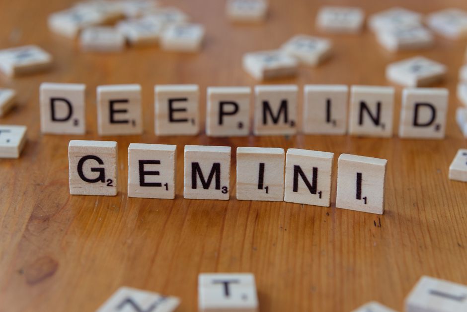 ChatGPT проти Gemini (Google): Хто перетворює простий промпт на фото за 2 хвилини?