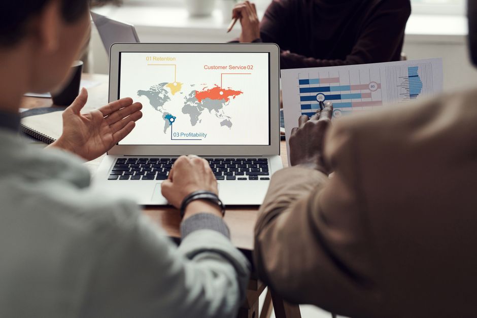 10 B2B Customer Retention Strategies That Actually Work - Proven Tactics for Long-Term Growth 10 B2B Customer Retention Strategies That Actually Work - Proven Tactics for Long-Term Growth