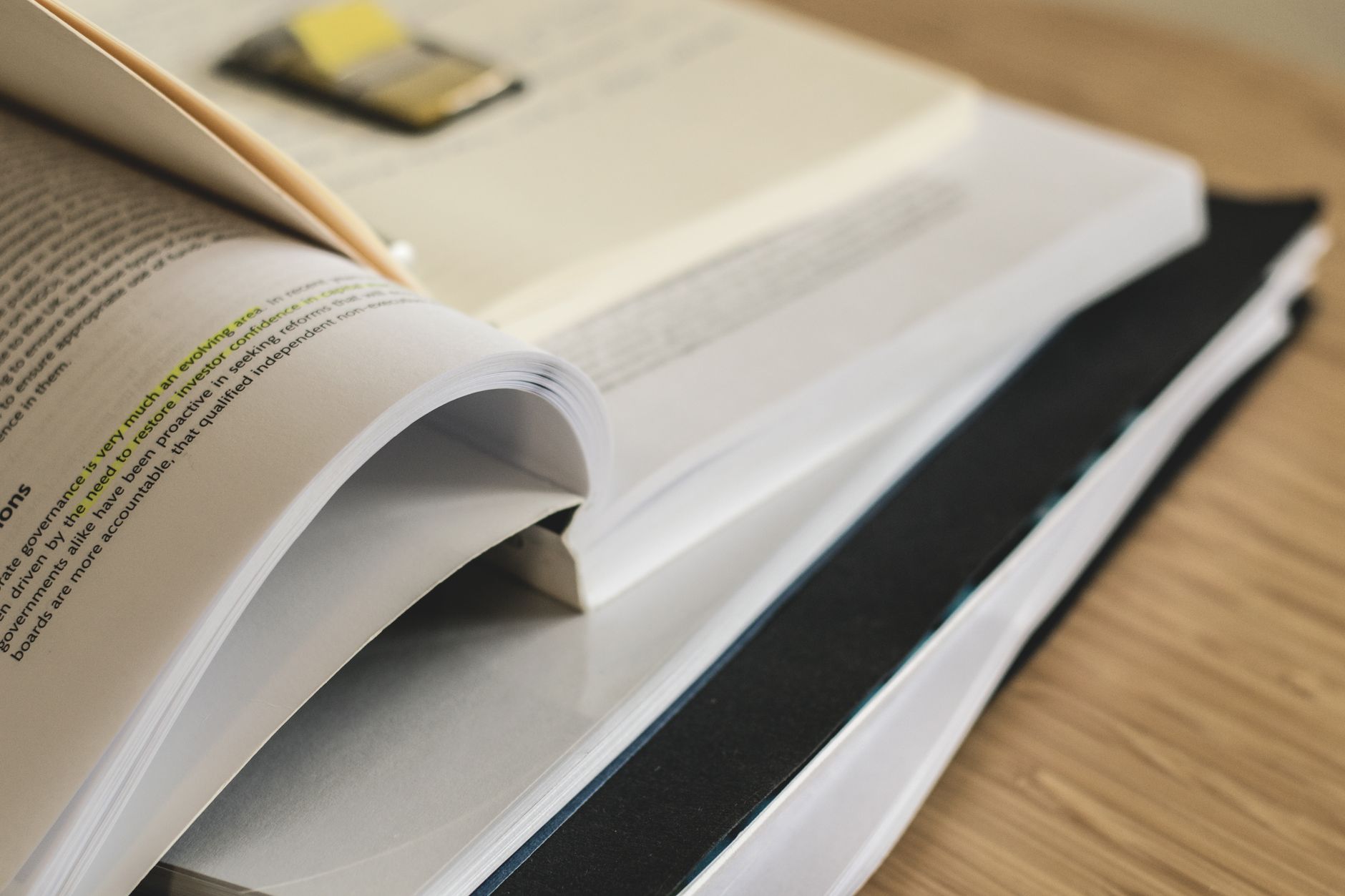 11 Libros e Informes Imprescindibles para Marketers Modernos en 2026