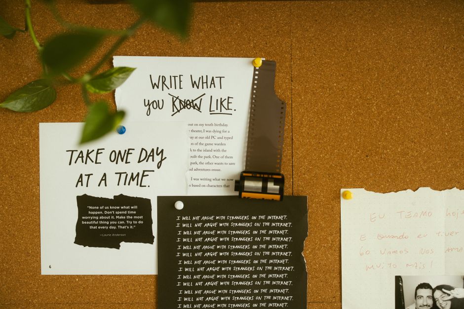 UX Writing vs Copywriting - What’s the Difference? UX Writing vs Copywriting: What’s the Difference?