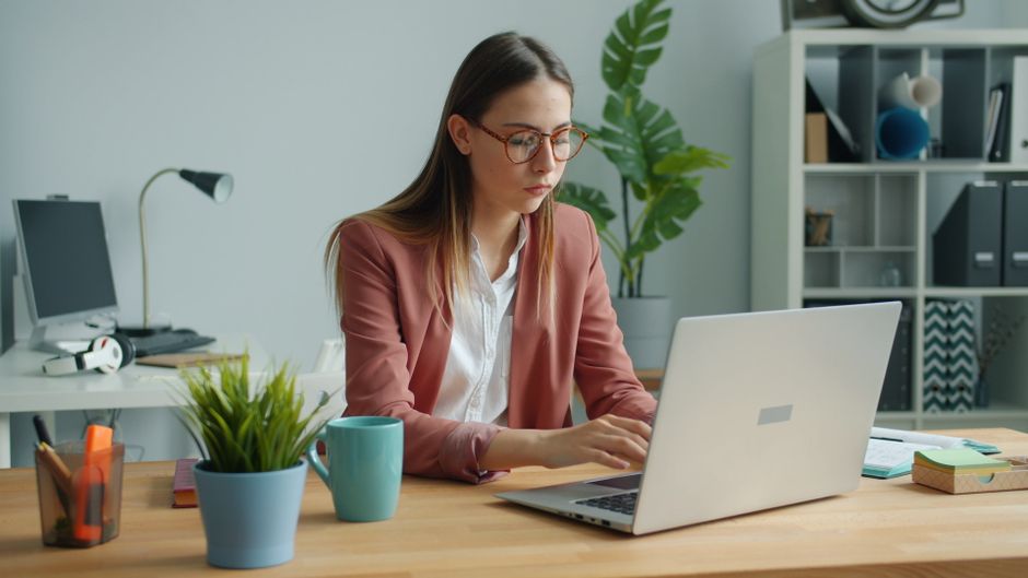 SEO Specialist: Core Responsibilities, Tools, and Entry Pathways
