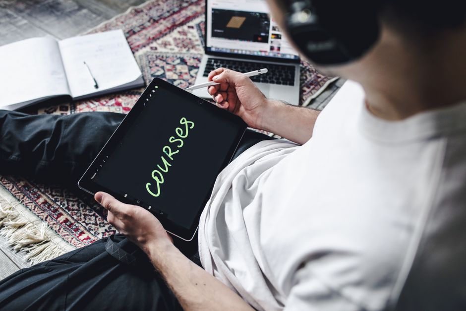Curriculum Focus: AI tools and practical marketing tasks covered