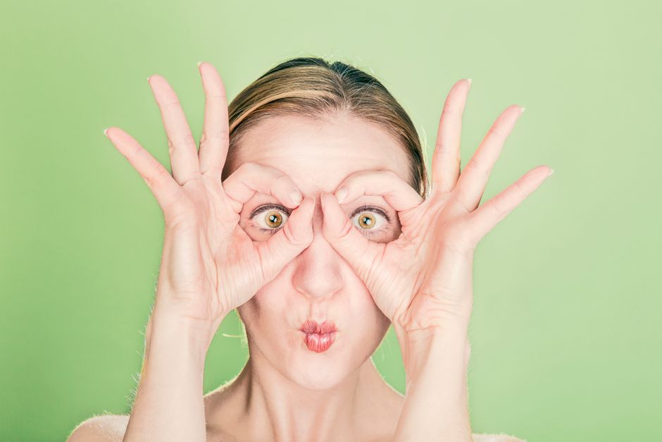 Humor formats that preserve credibility in B2B: bite-sized copy, visuals, and video hooks