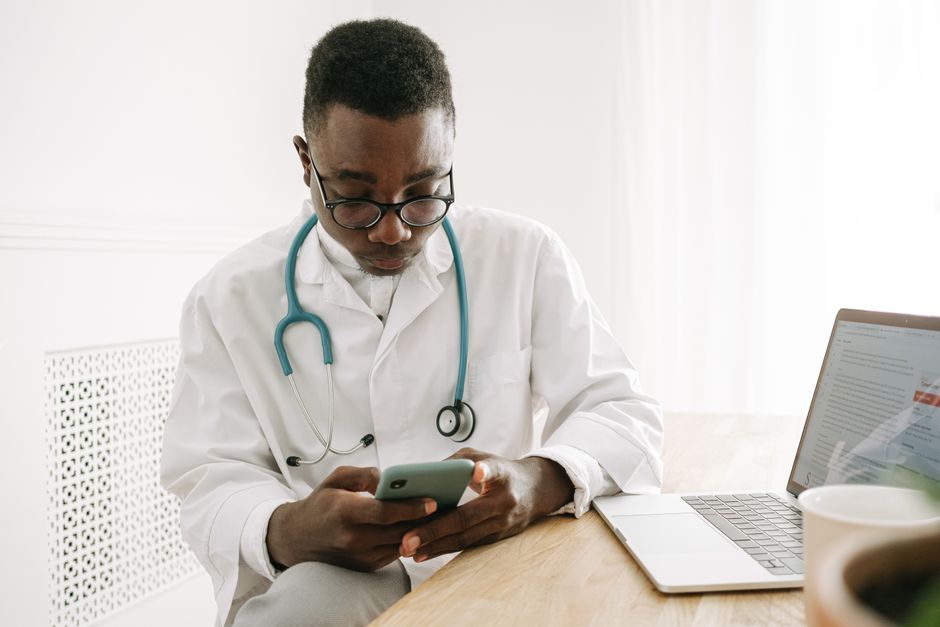 Why Doctors Need a Strong Online Presence in Digital Marketing