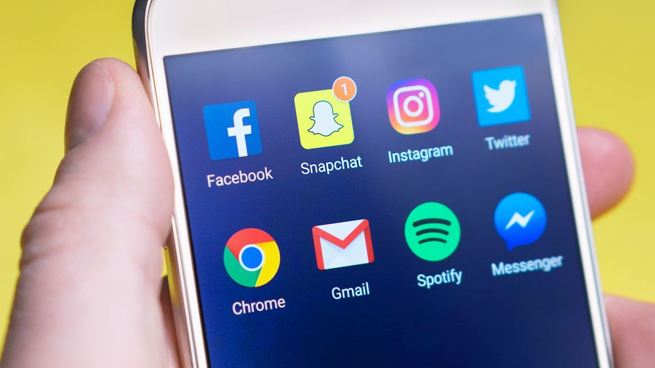 Budget Allocation and ROI Benchmarks for Social Campaigns