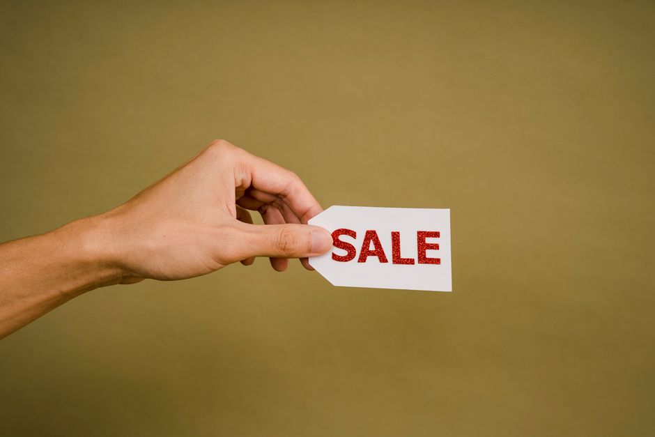 Consideration-to-purchase phase: social and email alignments