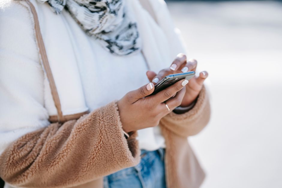 Key criteria to compare SMS platforms in 2025 (deliverability, consent, scalability)