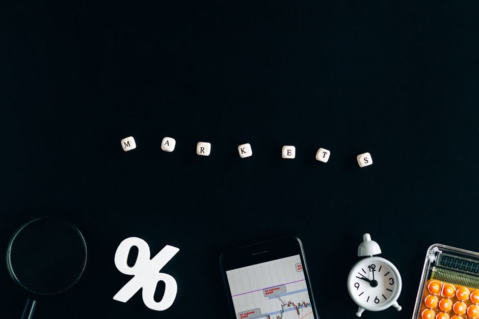 Choosing High-ROI Programs: Niche and Merchant Selection in 2025