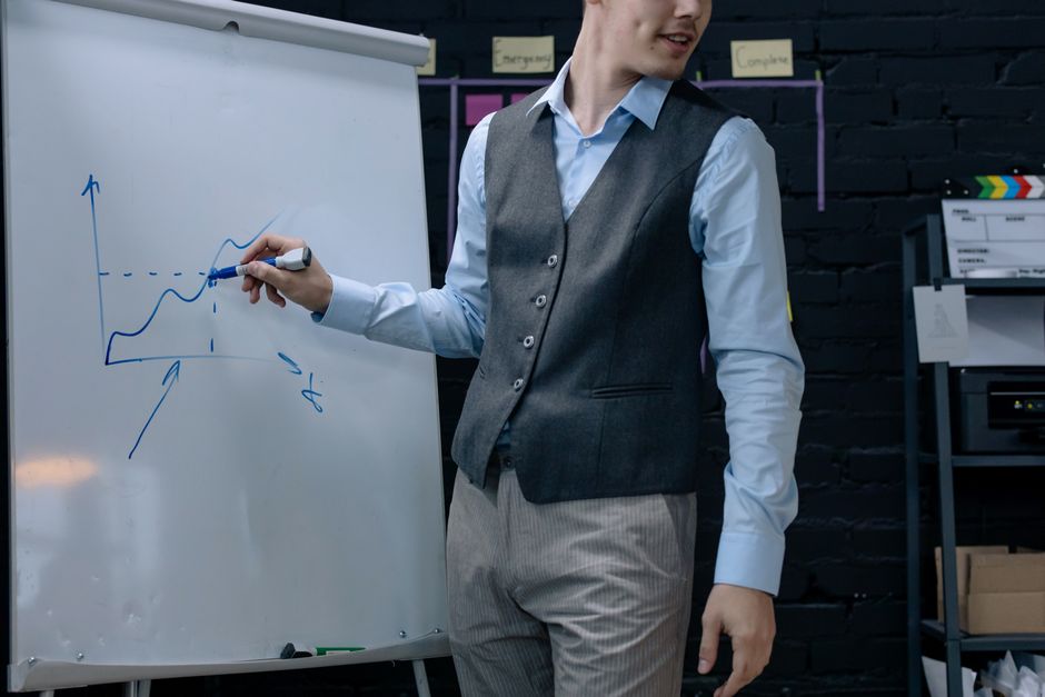 Build a results-focused portfolio: case studies, experiments, outcomes