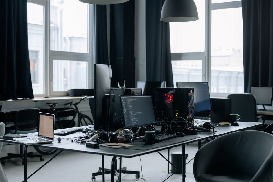 Data layer: databases, warehouses, caches, and replication strategies