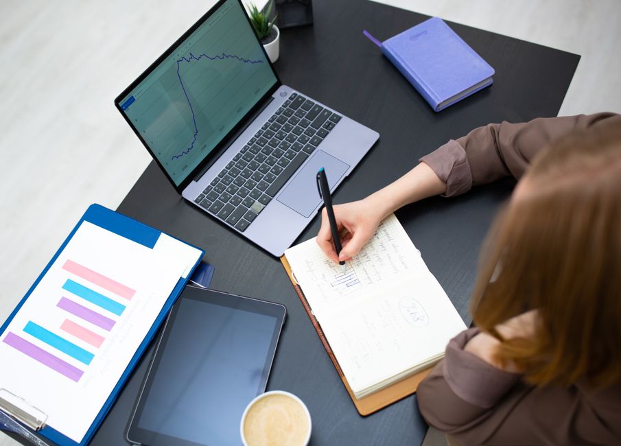 What ARR Growth Benchmarks Should SaaS Firms Target in 2025 by Size and Segment?