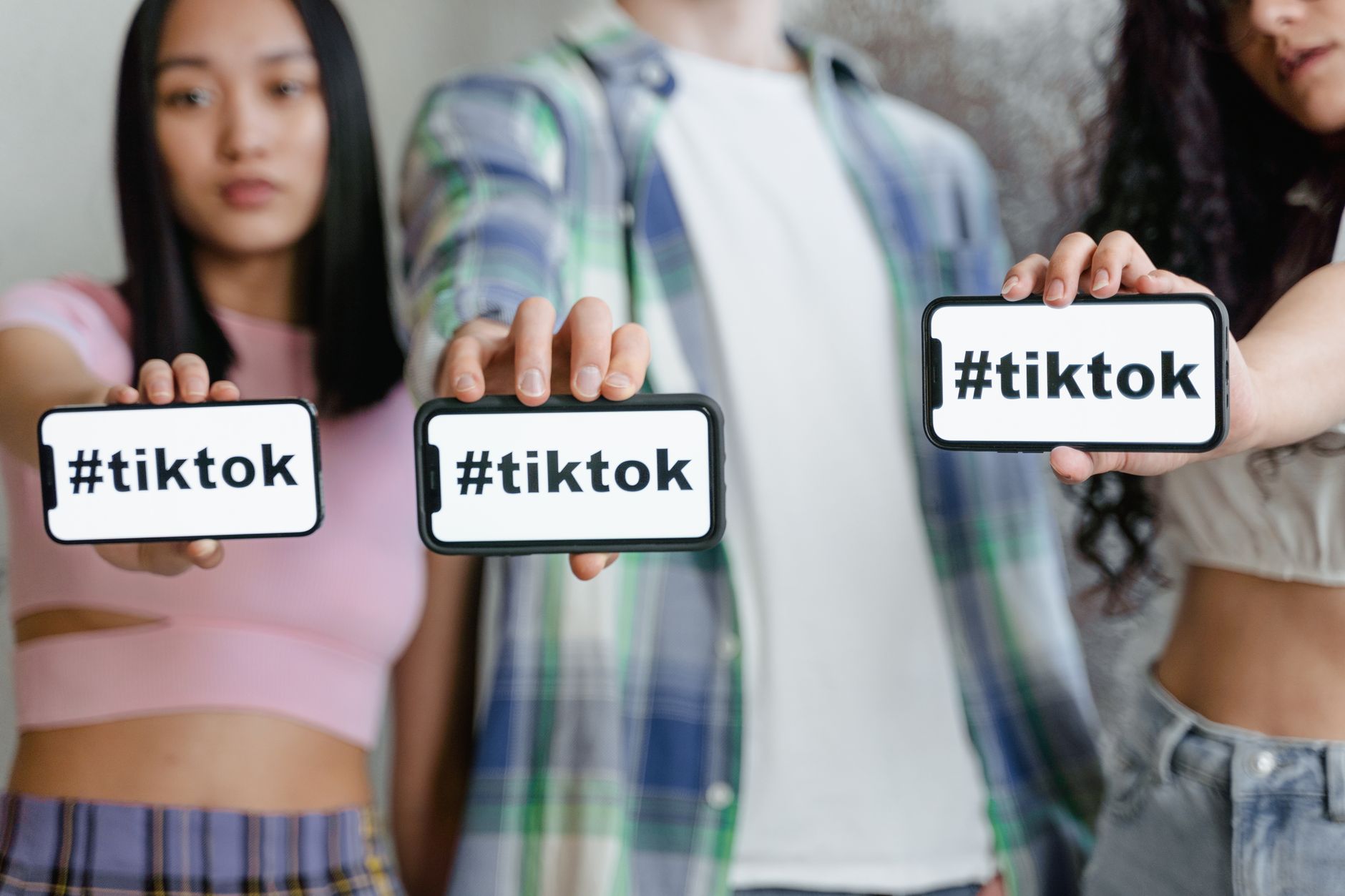 Трендові Reels та TikTok з AI для Вірусного Успіху