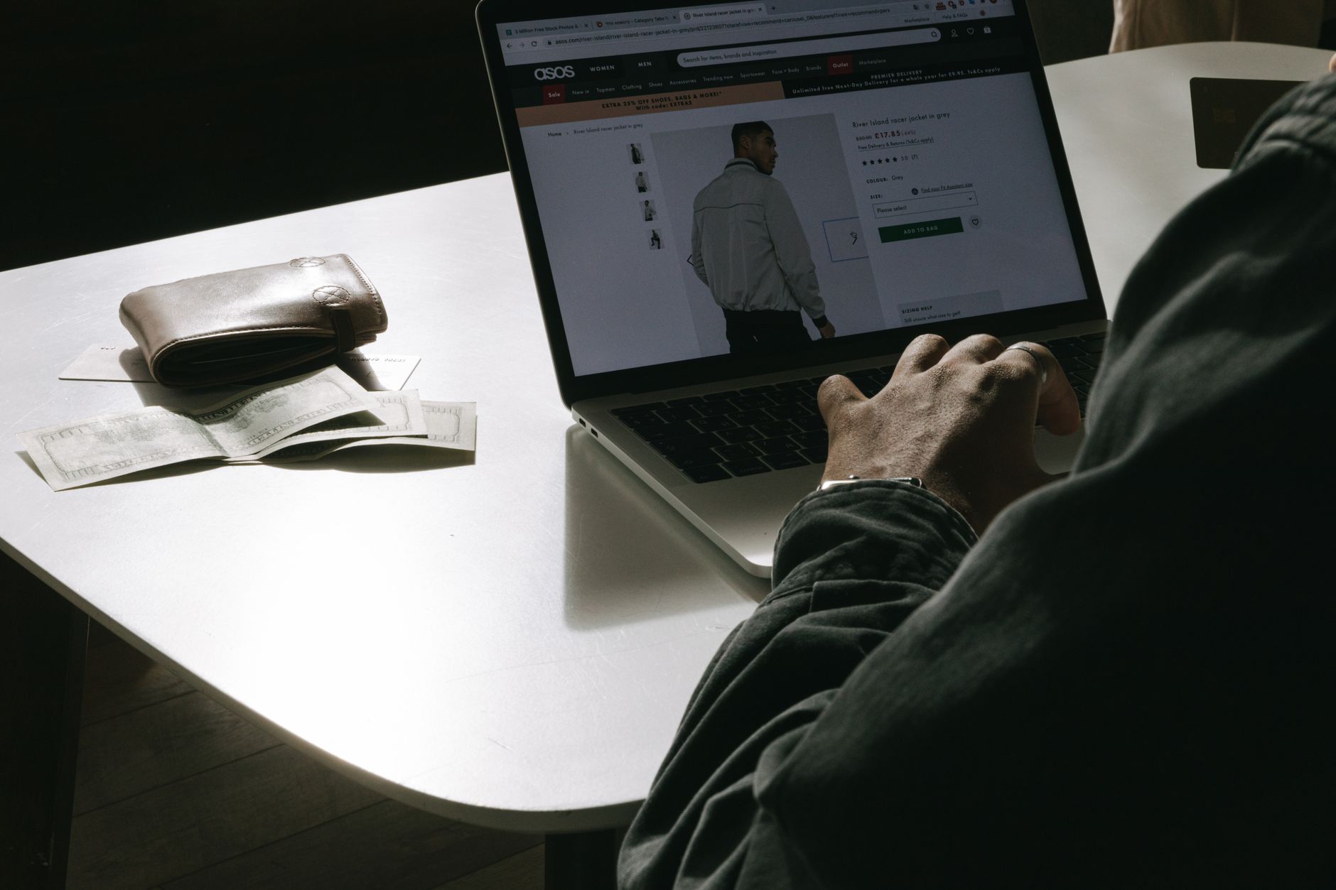 Examples 3–4: Product Page Highlights That Drive Conversions (Nike, Sephora)