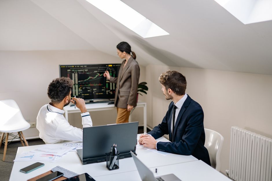 Module-by-module syllabus tailored to finance, risk, and operations
