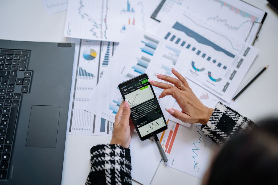 Build real-time dashboards: which metrics matter for daily monitoring