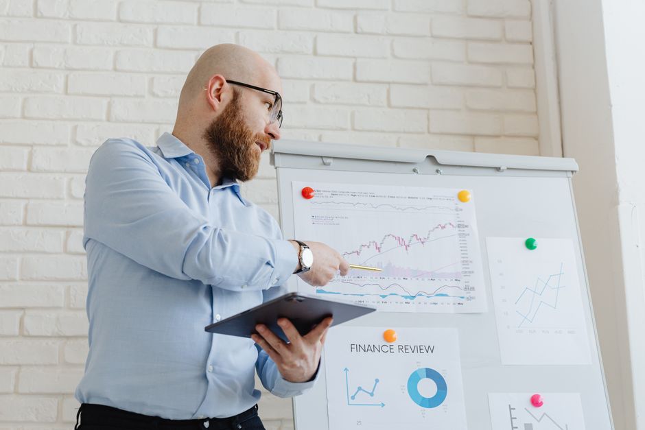 Translating Insights into Budget Scenarios: What-if analysis and scenario planning