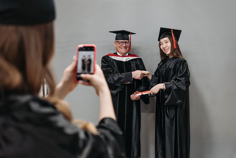 What Degree Do You Need to Become a Digital Marketer? A Comprehensive Guide to Degrees, Certifications, and Career Paths