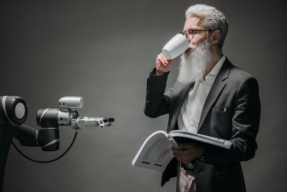 Working with AI Remotely: How to Collaborate with Artificial Intelligence from Anywhere