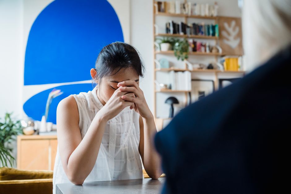 When to Seek Human Therapy: Recognizing Red Flags and Next Steps
