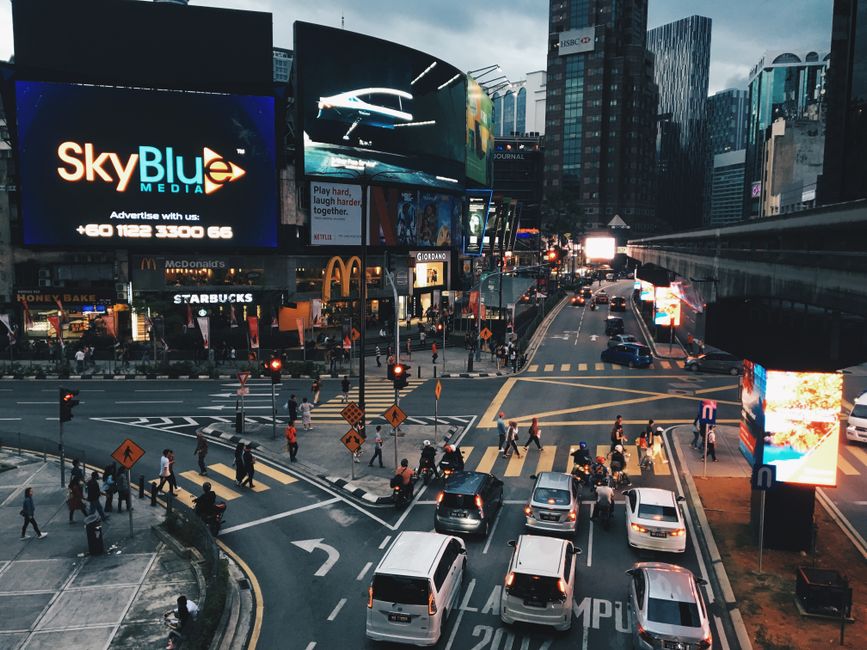 AI Advertising 2026: How It Will Transform Paid Media for Professionals