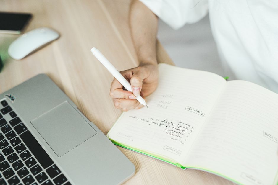 How to Become a Content Writer: A Complete Guide to Everything You Need to Know