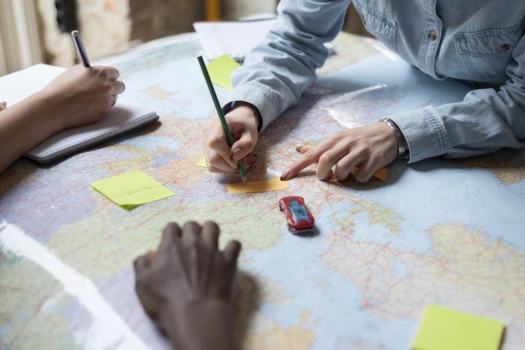 Cross-Border Startup Operations: Legal Challenges When Expanding Beyond Your Home Market
